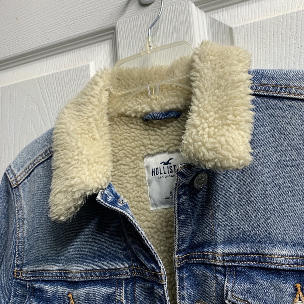 SHERPA-LINED DENIM TRUCKER JACKET Hollister